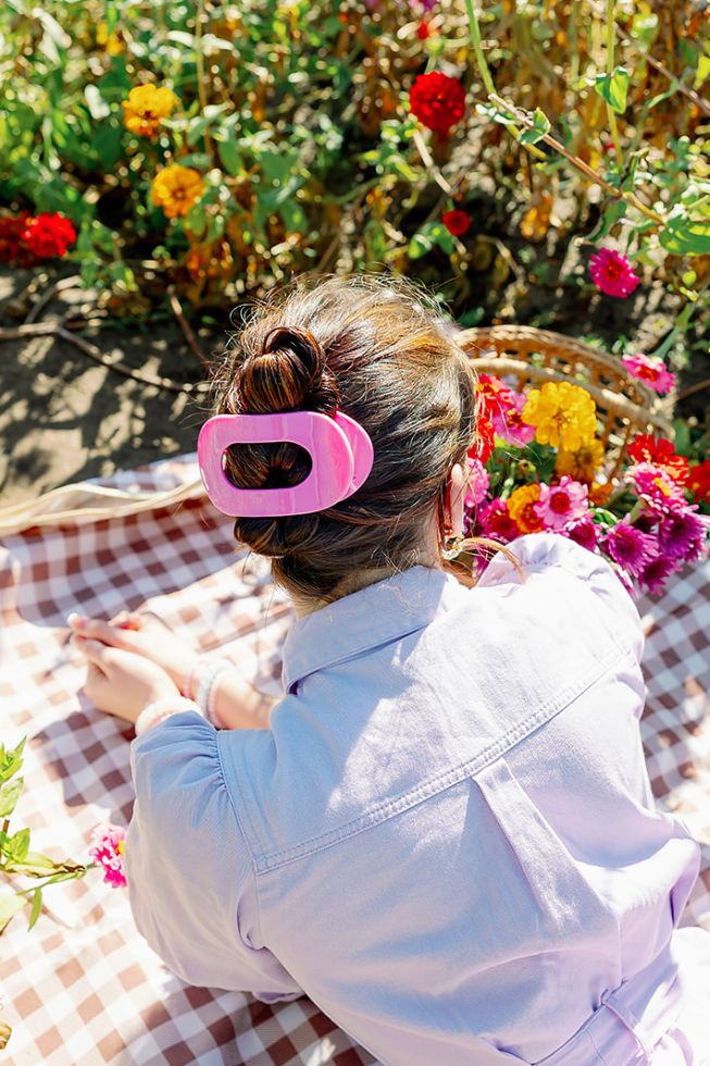 Peonies Please Flat Round Clip